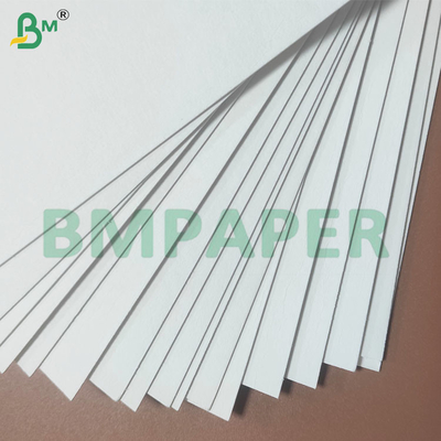 0.4-0.7mm Độ dày giấy hấp thụ độ ẩm với bề mặt phẳng