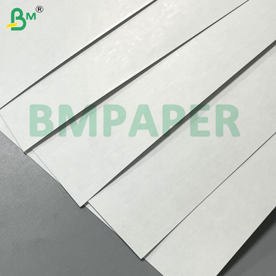 300 Gsm Chất cứng cao giấy thẻ trò chơi hai mặt màu trắng bọc lõi đen 635 * 940mm cho thẻ Stratch