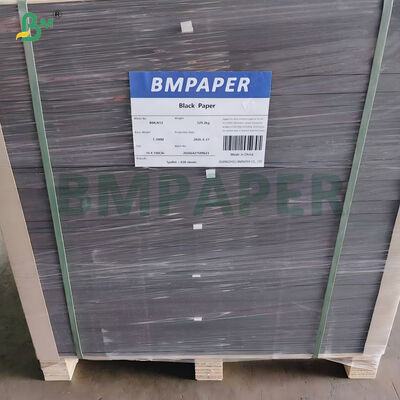 Giấy bìa đen cứng cáp, bề mặt mờ, làm từ bột gỗ nguyên sinh, định lượng 250g, dùng cho bao bì cao cấp