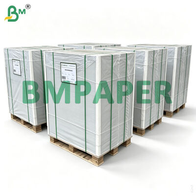 Giấy chơi bài định lượng 320g có bề mặt vân lanh, tấm giữa màu xanh mờ kích thước 52x71cm